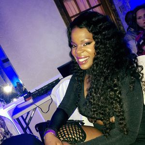 Meet your Posher, Nefertiti